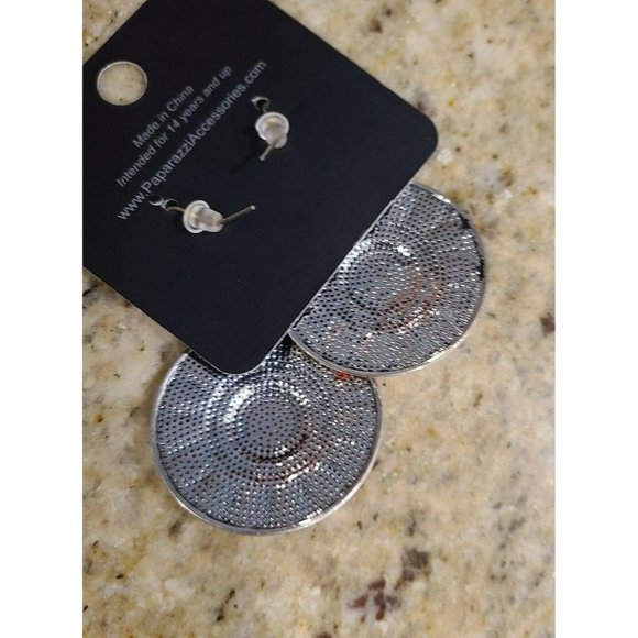 Paparazzi Red Silver Tone Lot Set of 3. 1-Necklace 2-Earrings - Picture 5 of 7